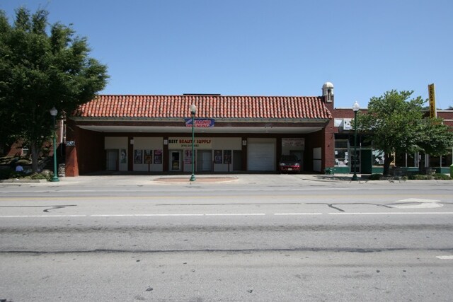 More Photos Of 2526-2536 Independence Ave, Kansas City Storefront For Sale