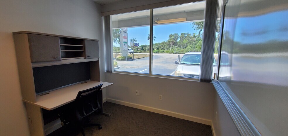 More Photos Of 17595 S Tamiami Trl, Fort Myers Medical For Lease