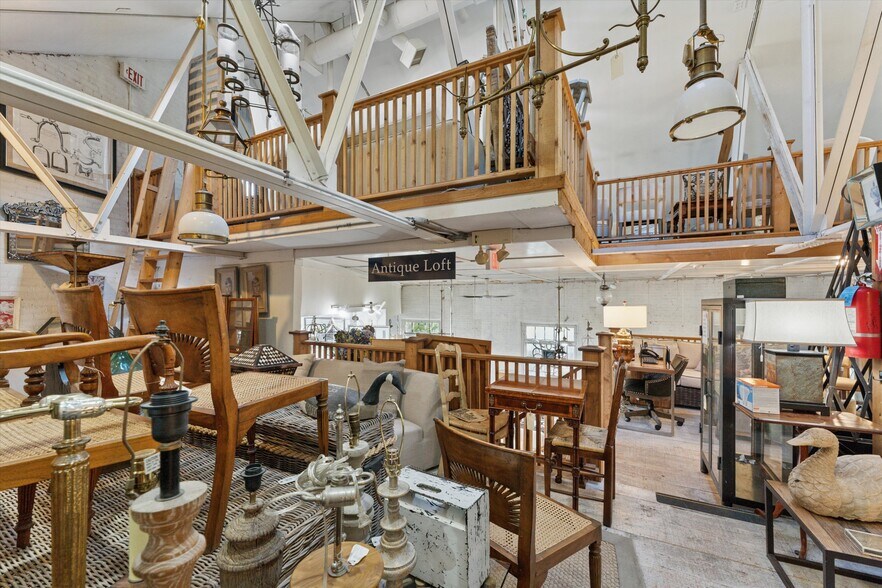 More Photos Of 53 N Sea Rd, Southampton Freestanding For Sale