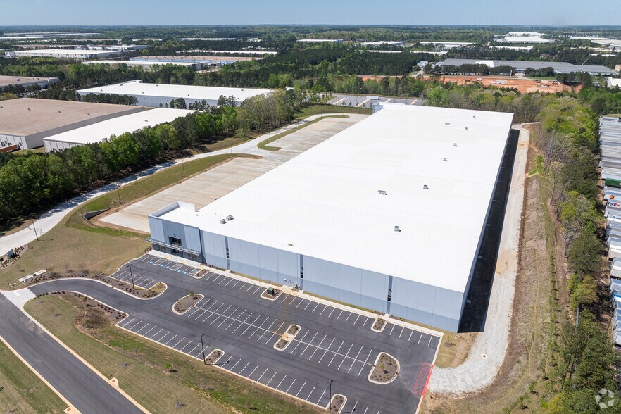 More Photos Of 400 Jerry Steele Ln, McDonough Distribution For Lease