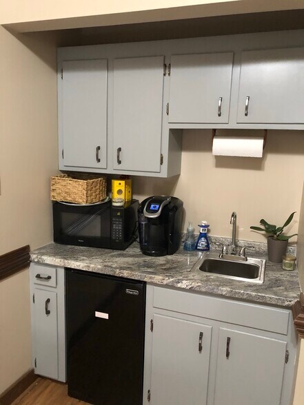 More Photos Of 148-158 Wind Chime Ct, Raleigh Office For Lease