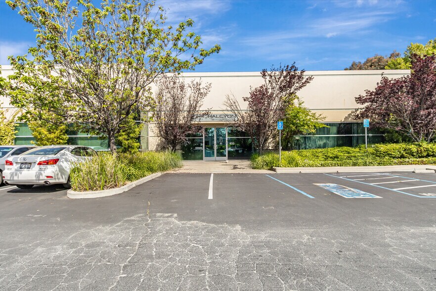 More Photos Of 633-651 Giguere Ct, San Jose Manufacturing For Sale