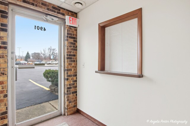 More Photos Of 4901 W Elm St, McHenry Office For Sale