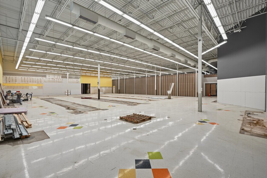 More Photos Of 17158 County Highway J, Chippewa Falls Supermarket For Lease
