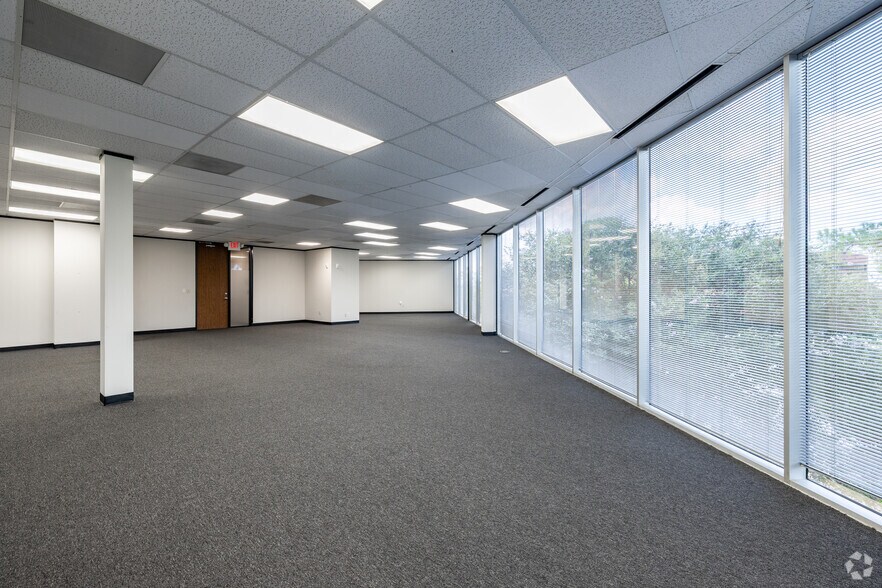 More Photos Of 14425 Torrey Chase Blvd, Houston Office For Lease