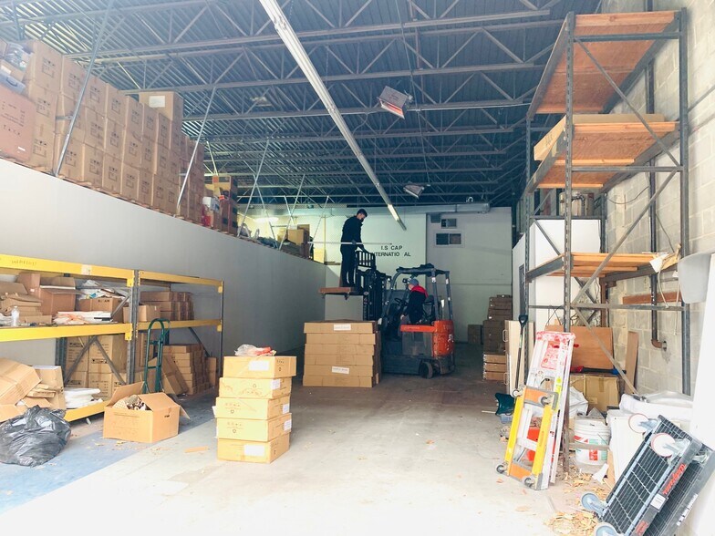 More Photos Of 2047 129th St, Flushing Freestanding For Lease