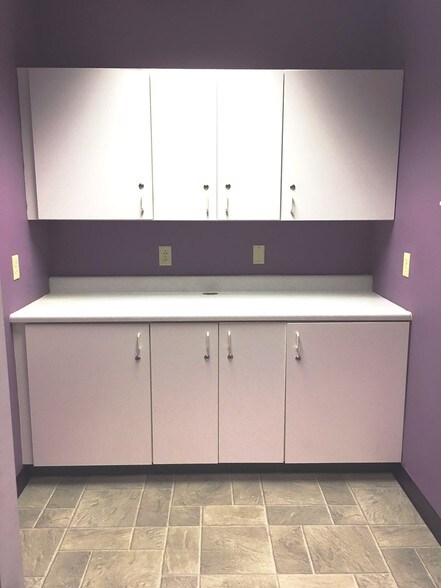 More Photos Of 1 Bronze Pointe Blvd, Swansea Office For Lease