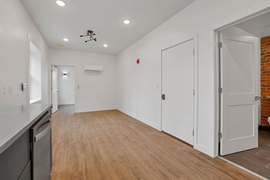 More Photos Of 595 E Broad St, Columbus Apartments For Sale
