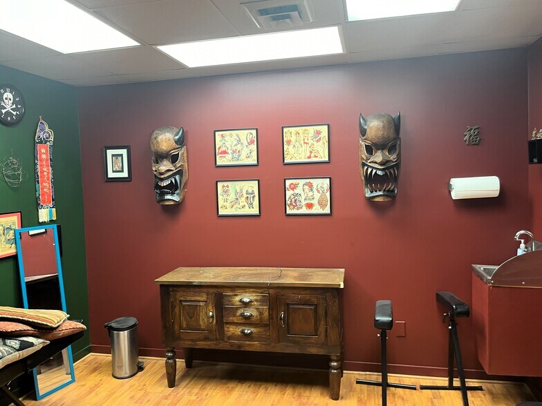 More Photos Of 25-27 N Washington St, Ypsilanti General Retail For Sale