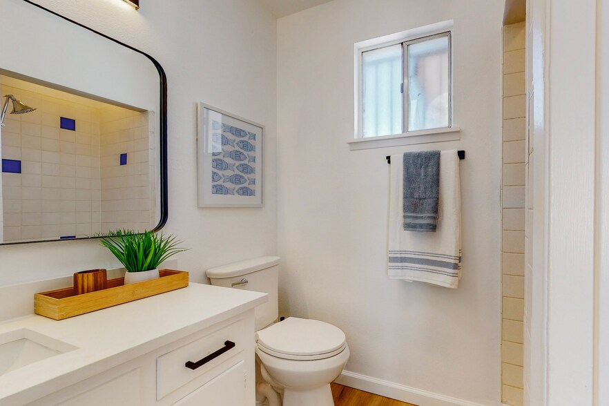 More Photos Of 1309 Virginia St NE, Albuquerque Apartments For Sale