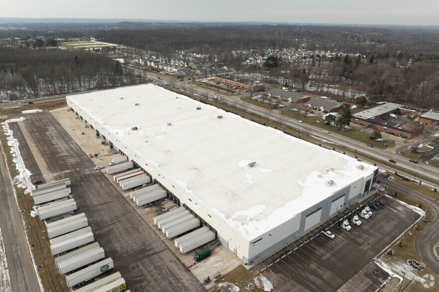 More Photos Of 8796 Independence Pky, Twinsburg Distribution For Lease