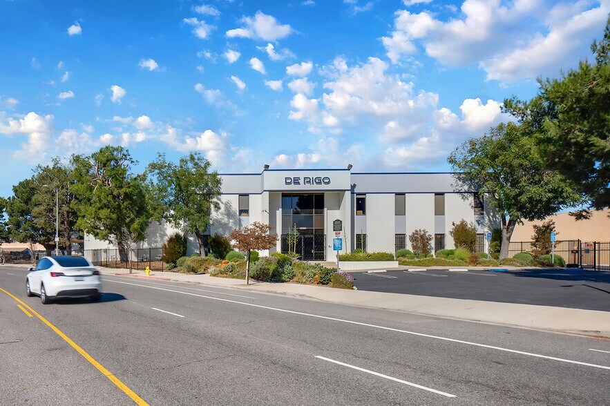 Primary Photo Of 10941 La Tuna Cyn, Sun Valley Warehouse For Lease