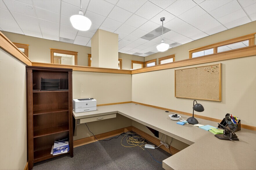 More Photos Of 700 E 1st St, Newberg Storefront Retail Residential For Sale