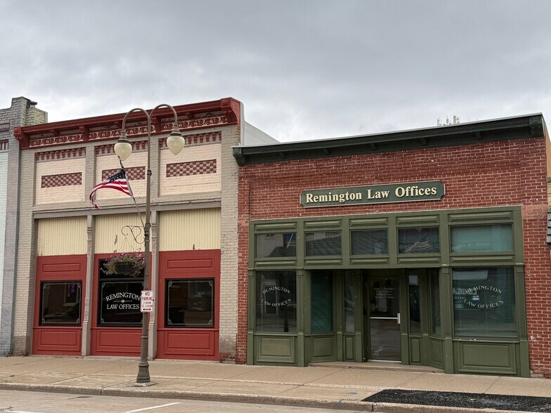 Primary Photo Of 126 S Knowles Ave, New Richmond Office For Lease