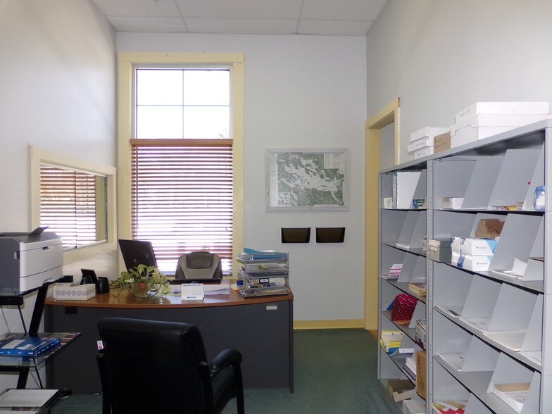 More Photos Of 171 Daniel Webster Hwy, Belmont Storefront Retail Office For Lease