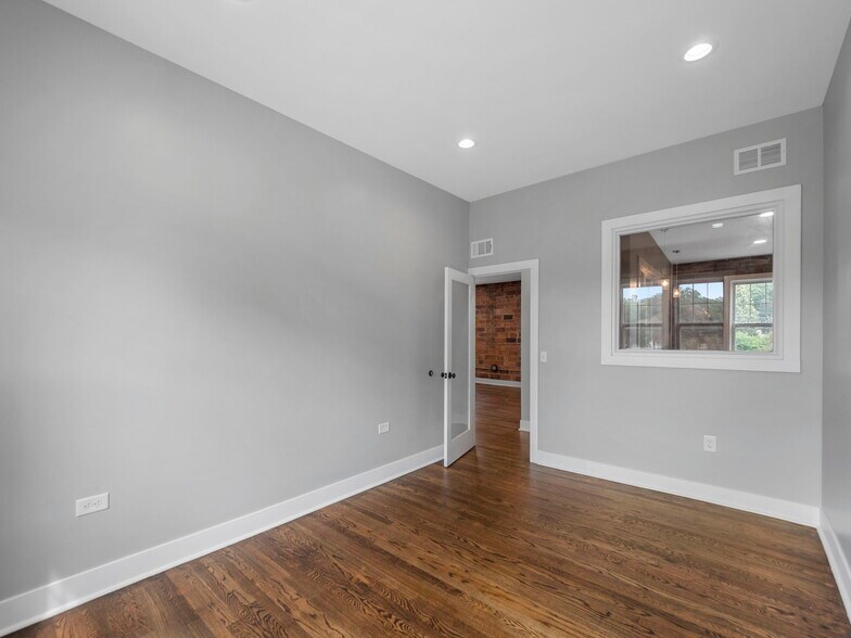 More Photos Of 23900-23908 Woodward Ave, Pleasant Ridge Office For Lease