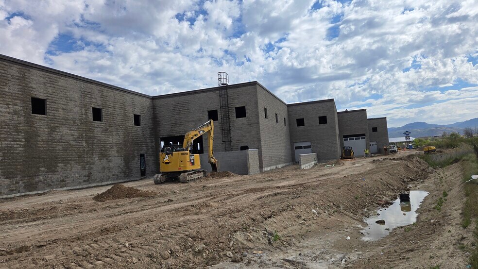 More Photos Of 140 Apollo Rd, Salt Lake City Warehouse For Lease