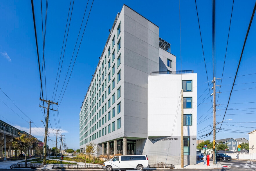 Primary Photo Of 331 Beach 35th St, Far Rockaway Apartments For Lease