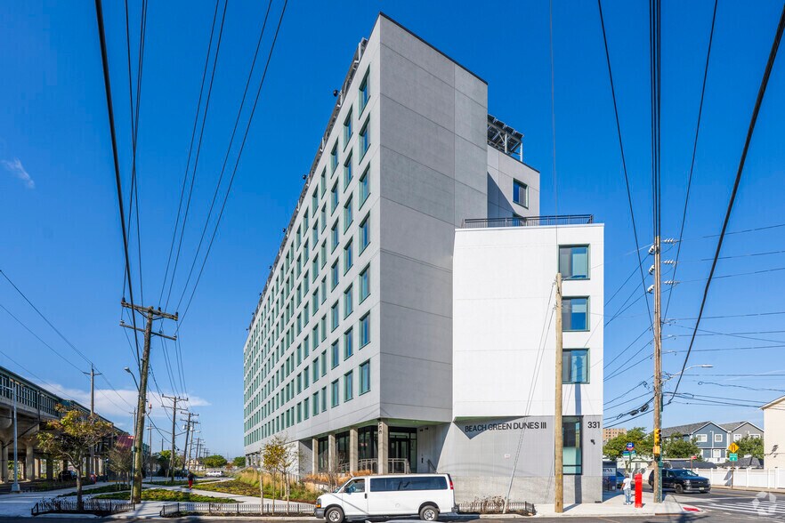 More Photos Of 331 Beach 35th St, Far Rockaway Apartments For Lease
