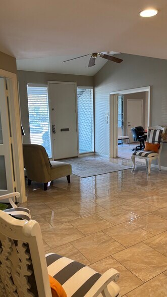 More Photos Of 14343 Torrey Chase Blvd, Houston Office For Sale