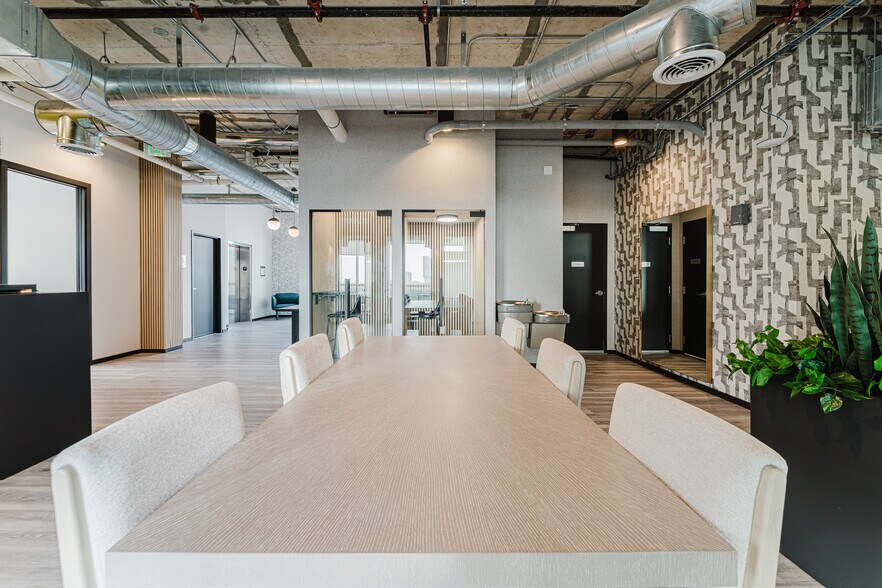 More Photos Of 420 SW 7th St, Miami Office For Lease