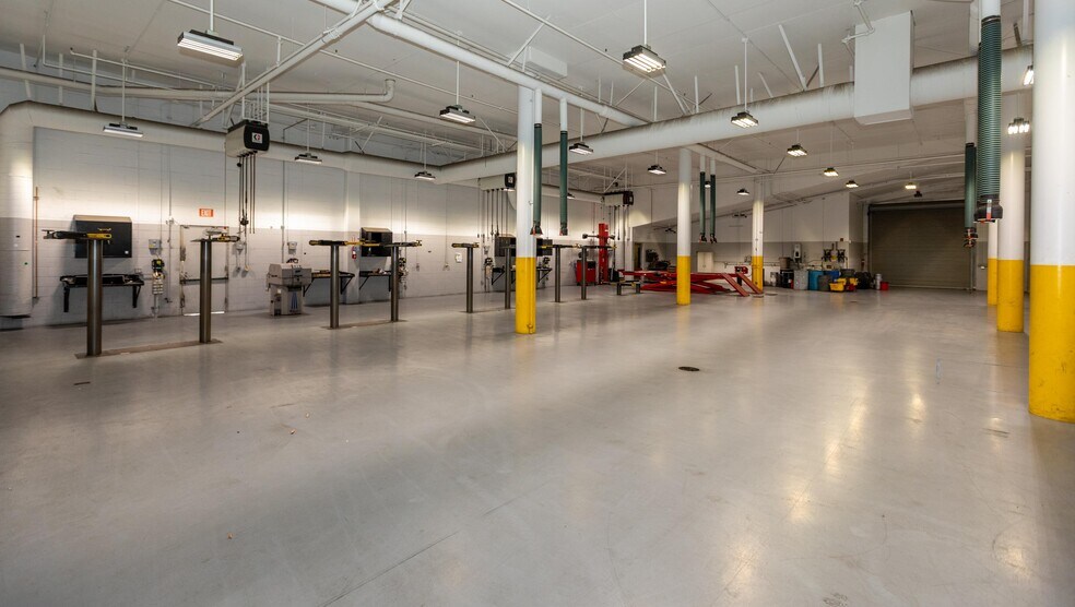More Photos Of 1701 Auto Center Dr, Oxnard Auto Dealership For Sale