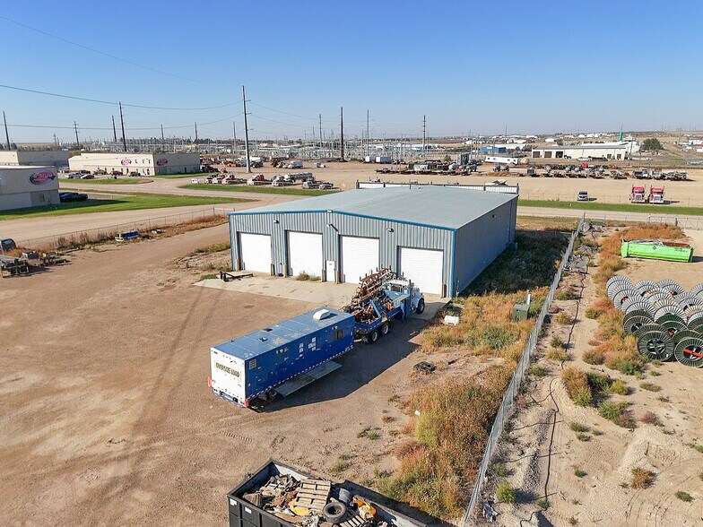 More Photos Of 5042 Jackson St, Williston Warehouse For Lease