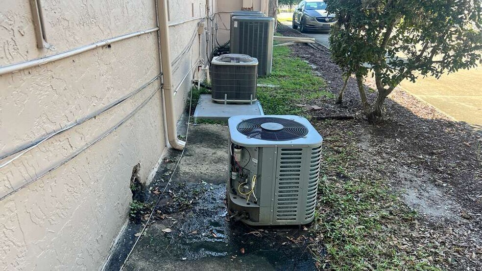 More Photos Of 920 US 1 Hwy, Sebastian Freestanding For Sale