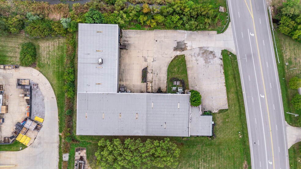 More Photos Of 3865 Symmes Rd, Hamilton Warehouse For Lease