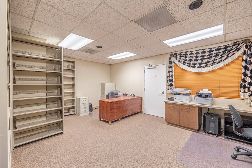 More Photos Of 44725 10th St W, Lancaster Medical For Sale