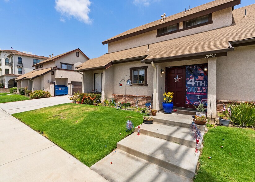 More Photos Of 18942-18962 Delaware St, Huntington Beach Apartments For Sale