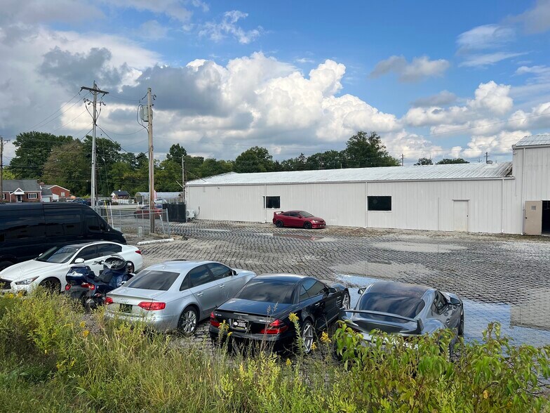 More Photos Of 969 Ohio Pike, Cincinnati Flex For Sale