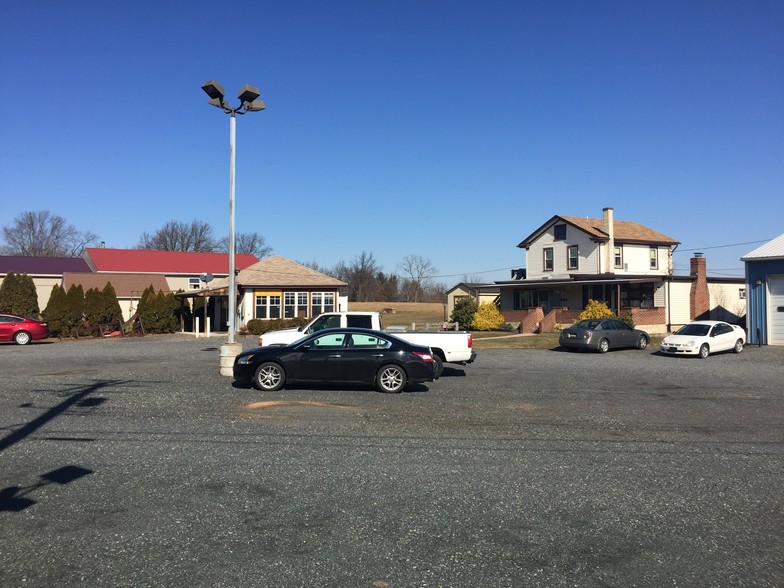 More Photos Of 1499 E Philadelphia Ave, Gilbertsville Storefront Retail Residential For Sale