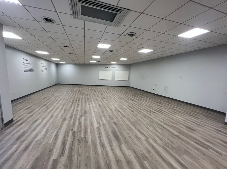 More Photos Of 159 Temple St, Nashua Warehouse For Lease