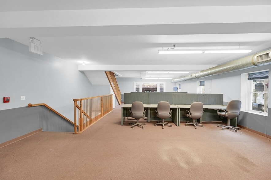 More Photos Of 170-172 Spring St, Newton Office For Sale