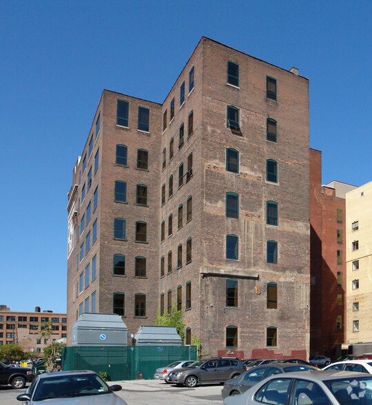More Photos Of 87 N Clinton Ave, Rochester Apartments For Lease