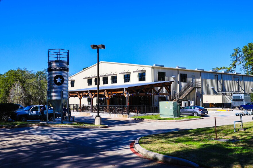 More Photos Of 3525 N Frazier St, Conroe Manufacturing For Sale