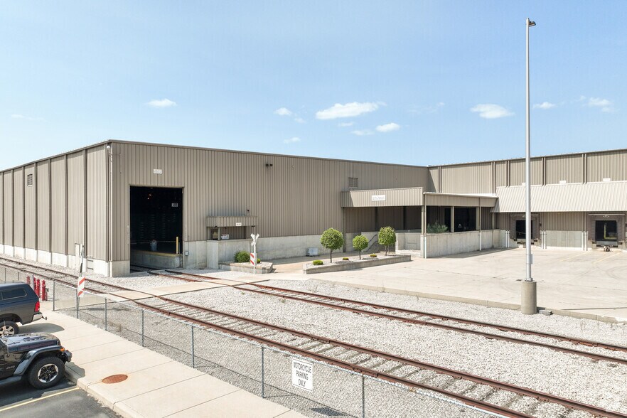 More Photos Of 1001 E Lutz Rd, Archbold Distribution For Sale