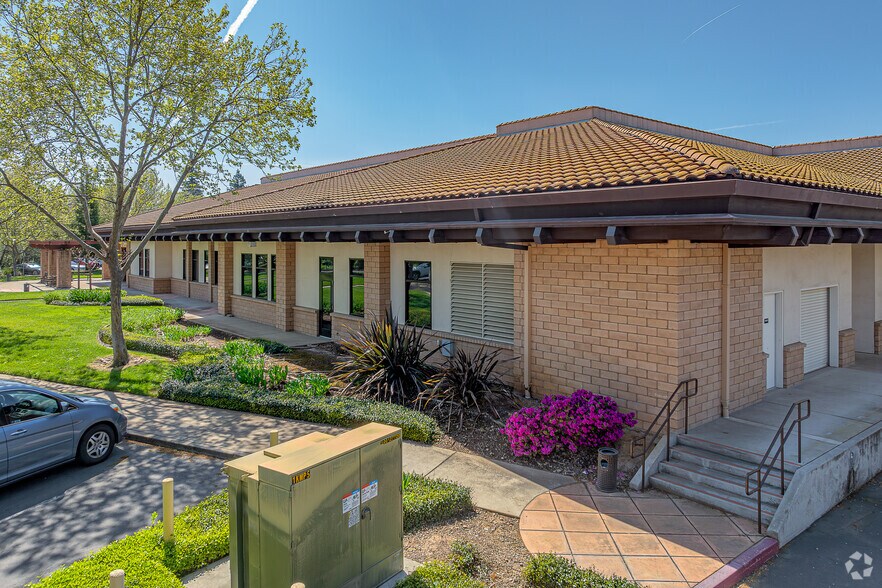 More Photos Of 2700 Fulton Ave, Sacramento Office For Sale