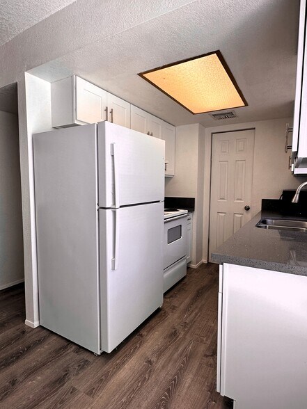 More Photos Of 619 E Ridgecrest Blvd, Ridgecrest Apartments For Sale