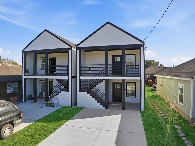 More Photos Of 428 Rhode Island st, Houston Apartments For Sale