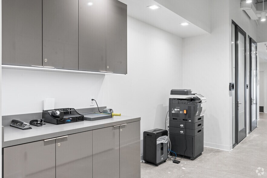 More Photos Of 44 S Broadway, White Plains Coworking Space