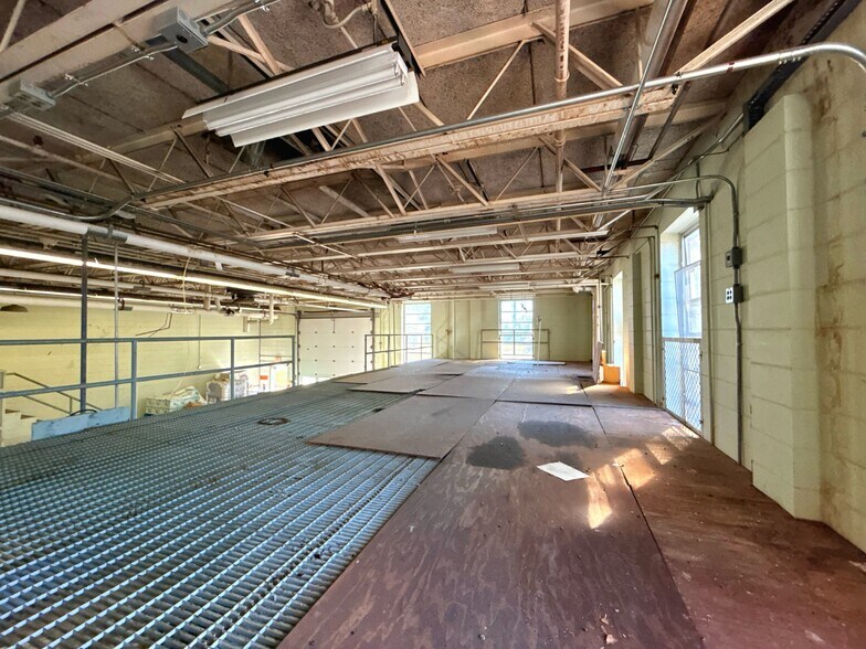 More Photos Of 600 Avenue S NW, Winter Haven Research And Development For Sale