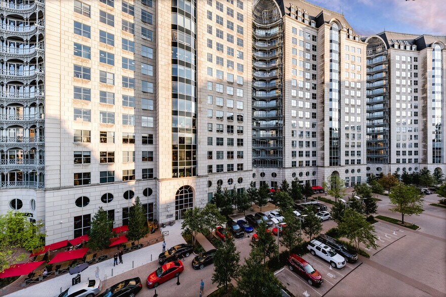 More Photos Of 500 Crescent Ct, Dallas Office For Lease