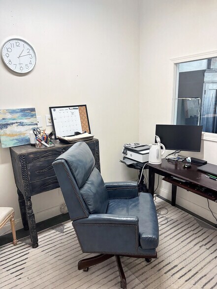 More Photos Of 602 Azalea Rd, Mobile Storefront For Sale