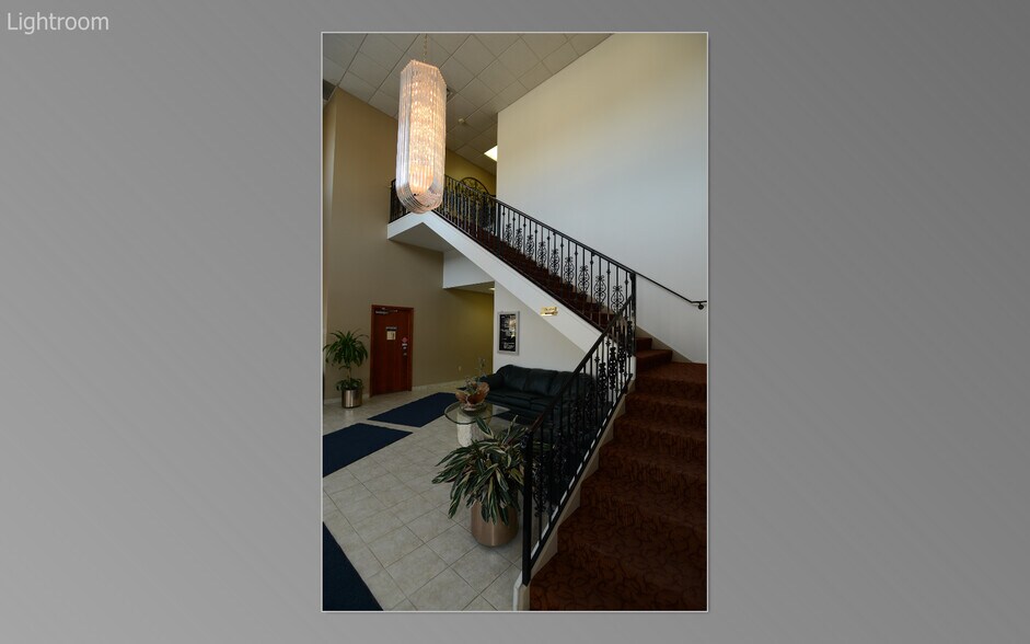 More Photos Of Allegheny Blvd., Franklin Office For Lease