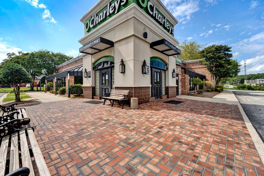 More Photos Of 452 Bypass 72 NW, Greenwood Freestanding For Lease