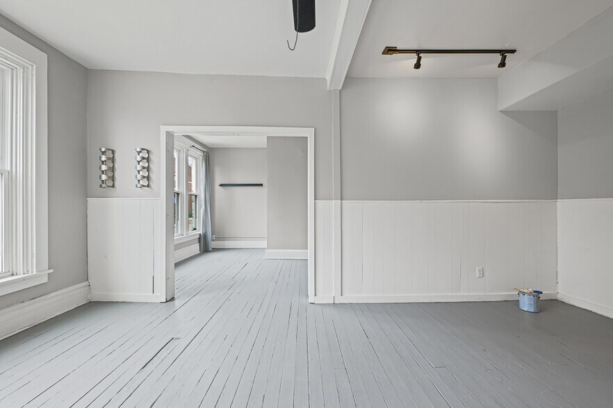 More Photos Of 361 E Main St, Alliance Storefront Retail Office For Sale