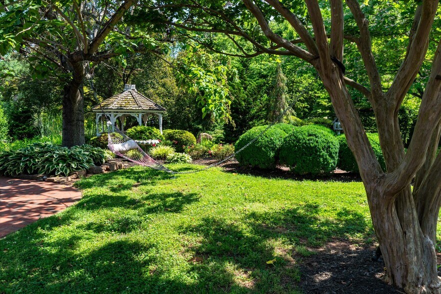 More Photos Of 252 David Bruce Ave, Charlotte Court House Hospitality For Sale