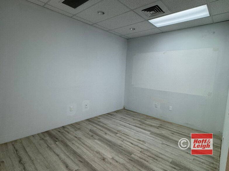 More Photos Of 877-881 Federal Blvd, Denver Medical For Sale